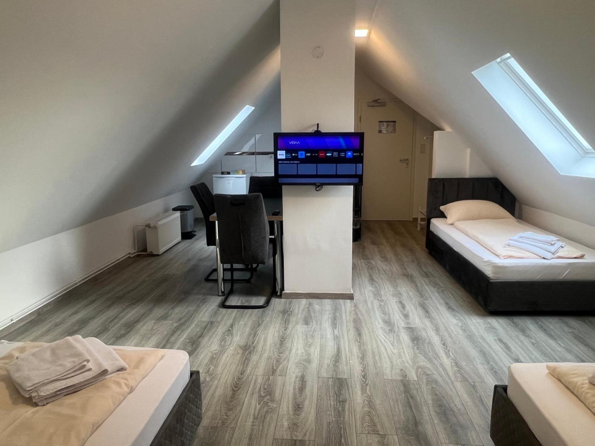 Durmaz Hotel Hannover Bagian luar foto