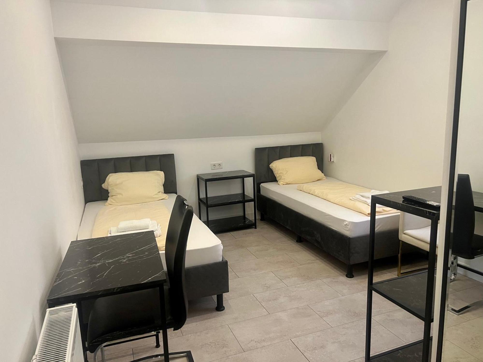 Durmaz Hotel Hannover Bagian luar foto