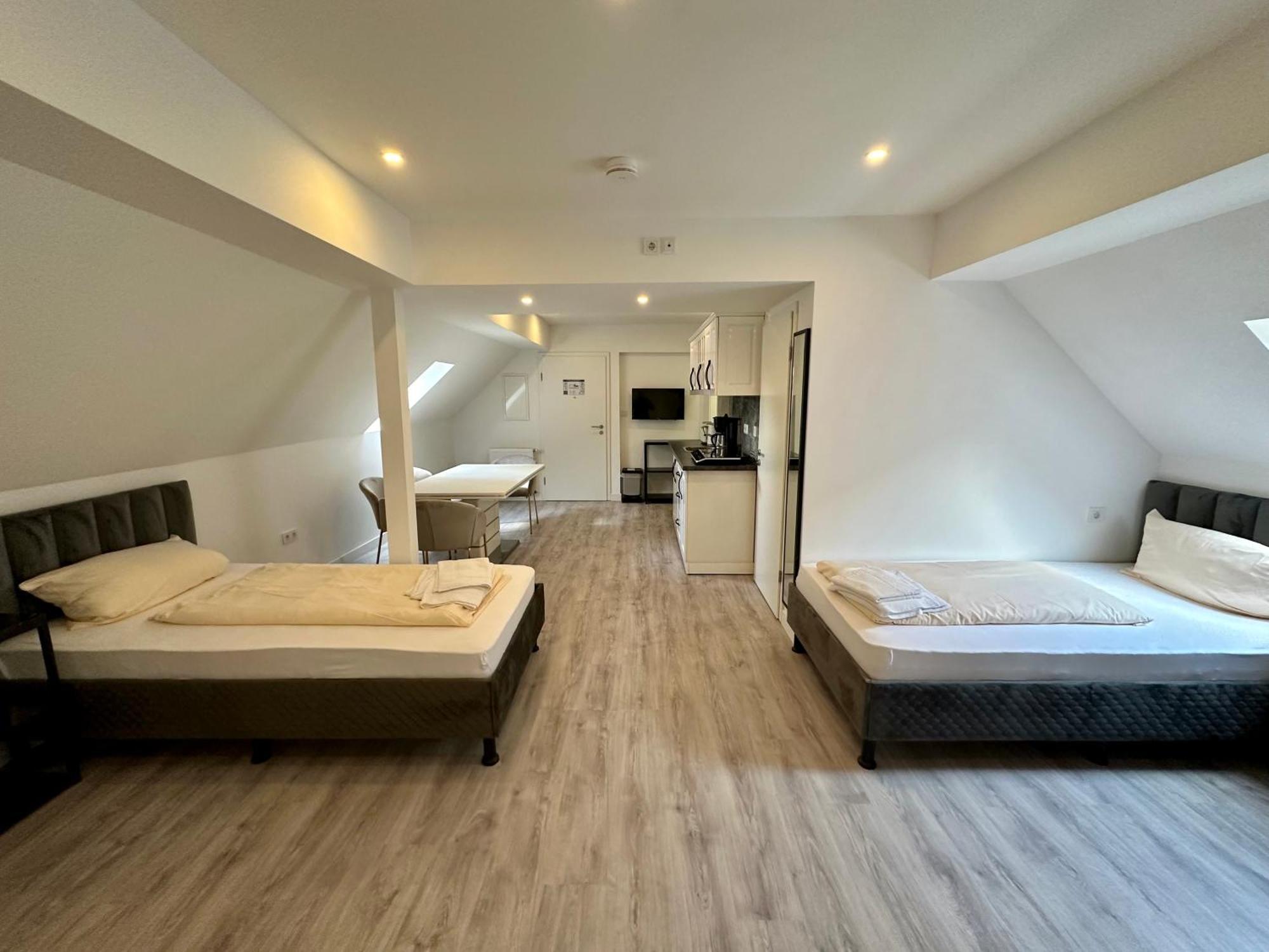 Durmaz Hotel Hannover Bagian luar foto