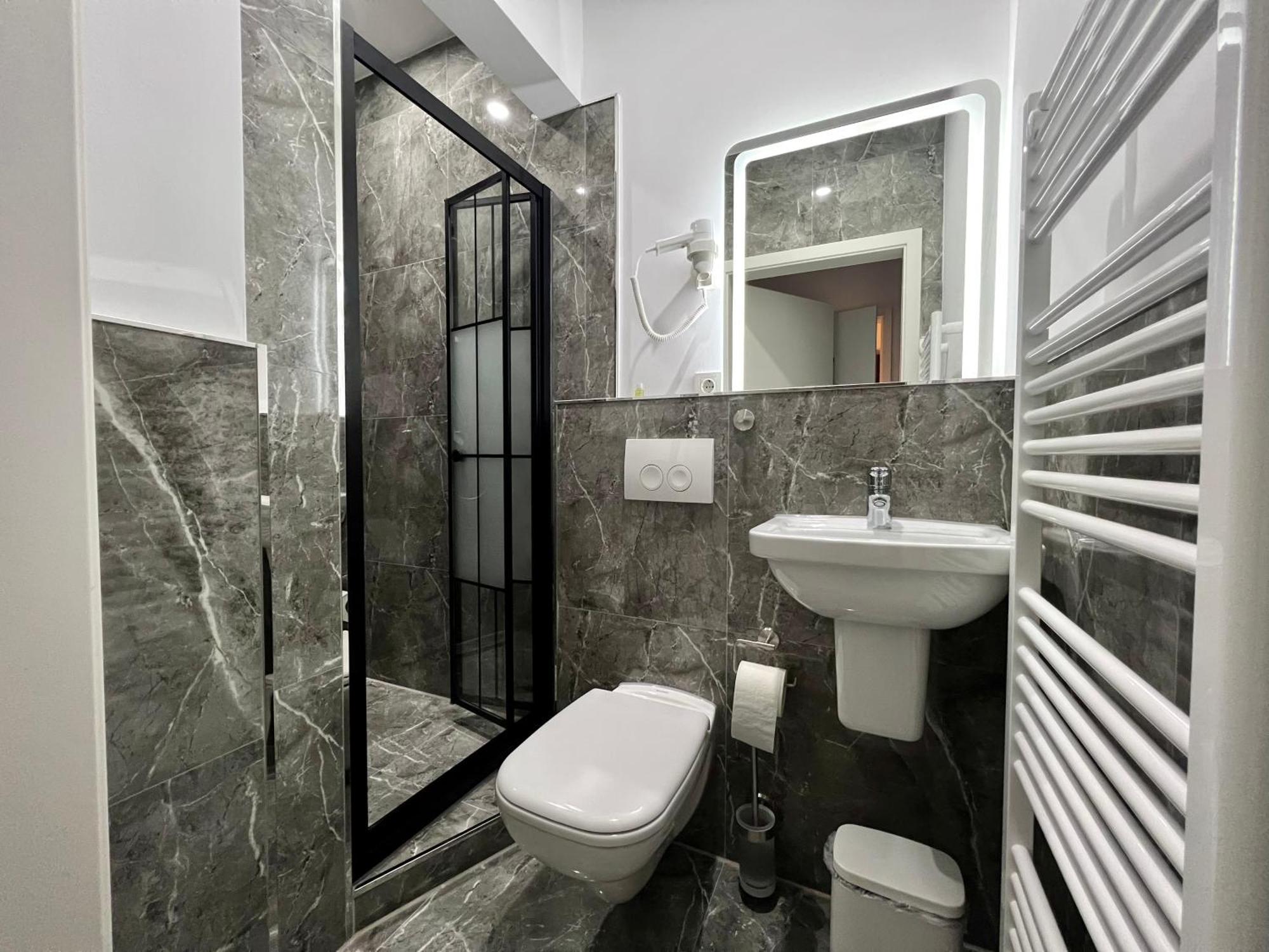 Durmaz Hotel Hannover Bagian luar foto