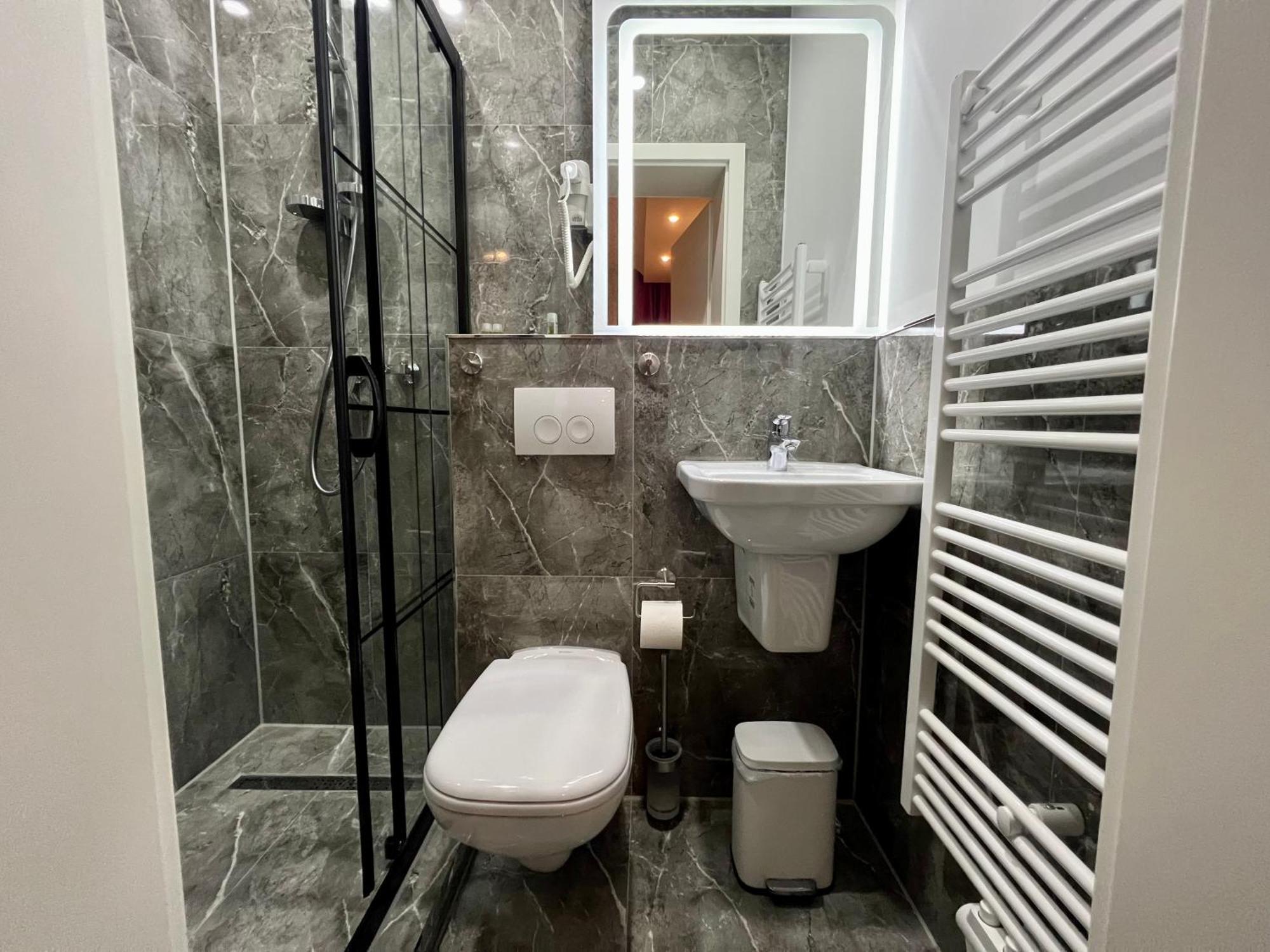 Durmaz Hotel Hannover Bagian luar foto