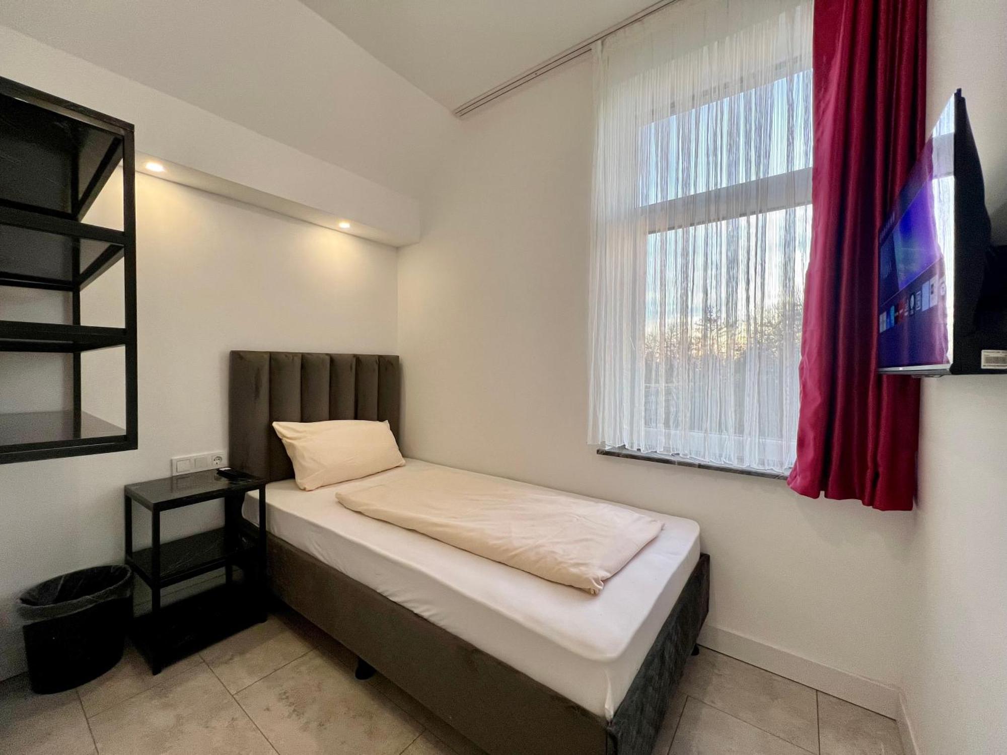 Durmaz Hotel Hannover Bagian luar foto