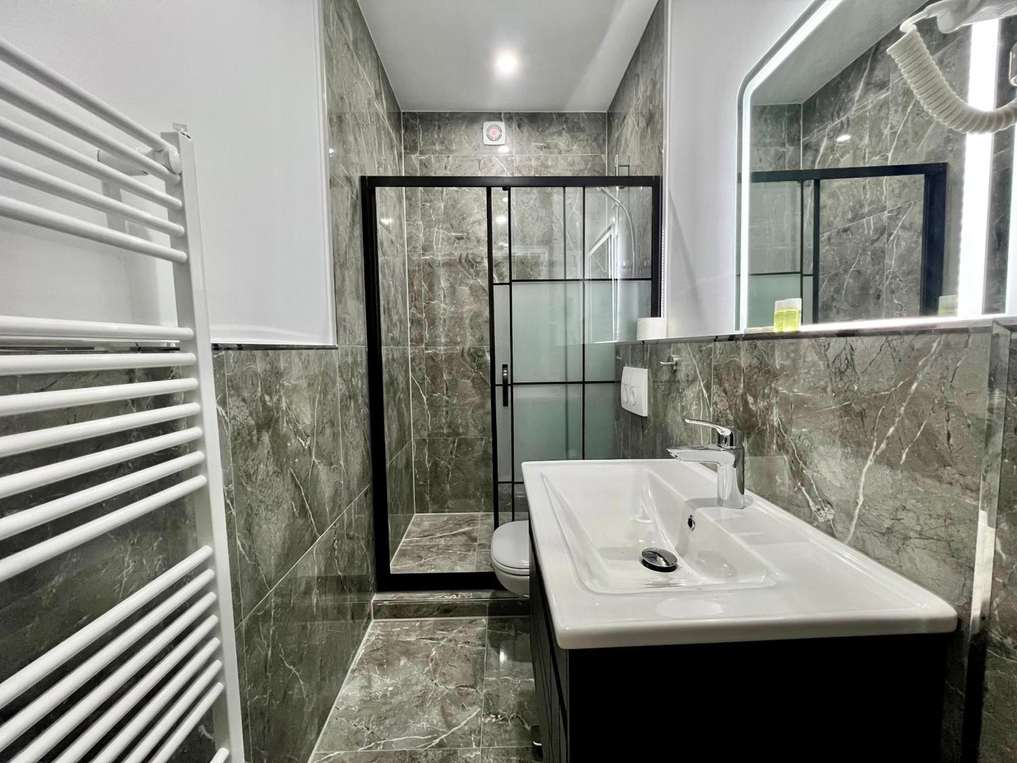 Durmaz Hotel Hannover Bagian luar foto