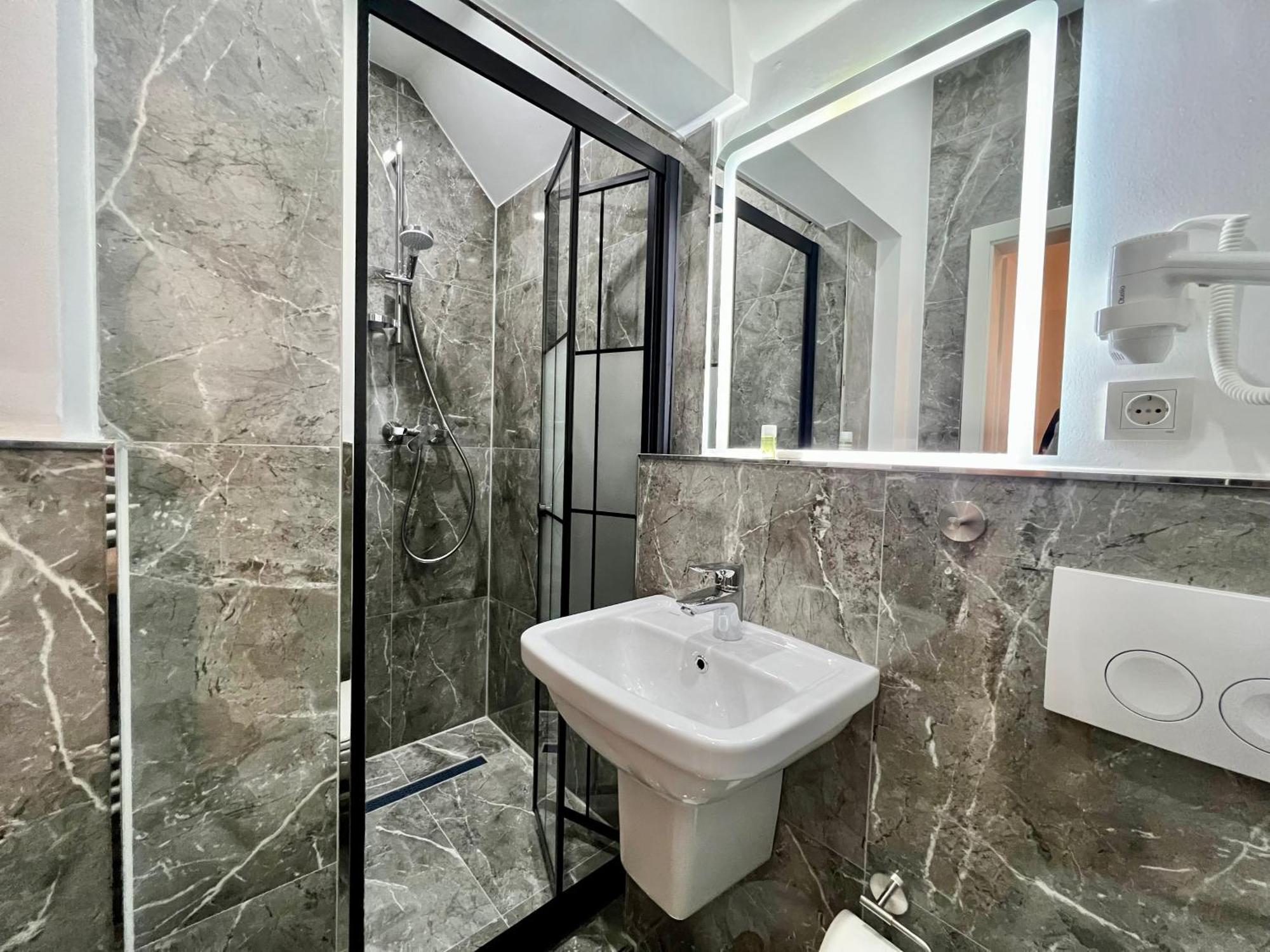 Durmaz Hotel Hannover Bagian luar foto