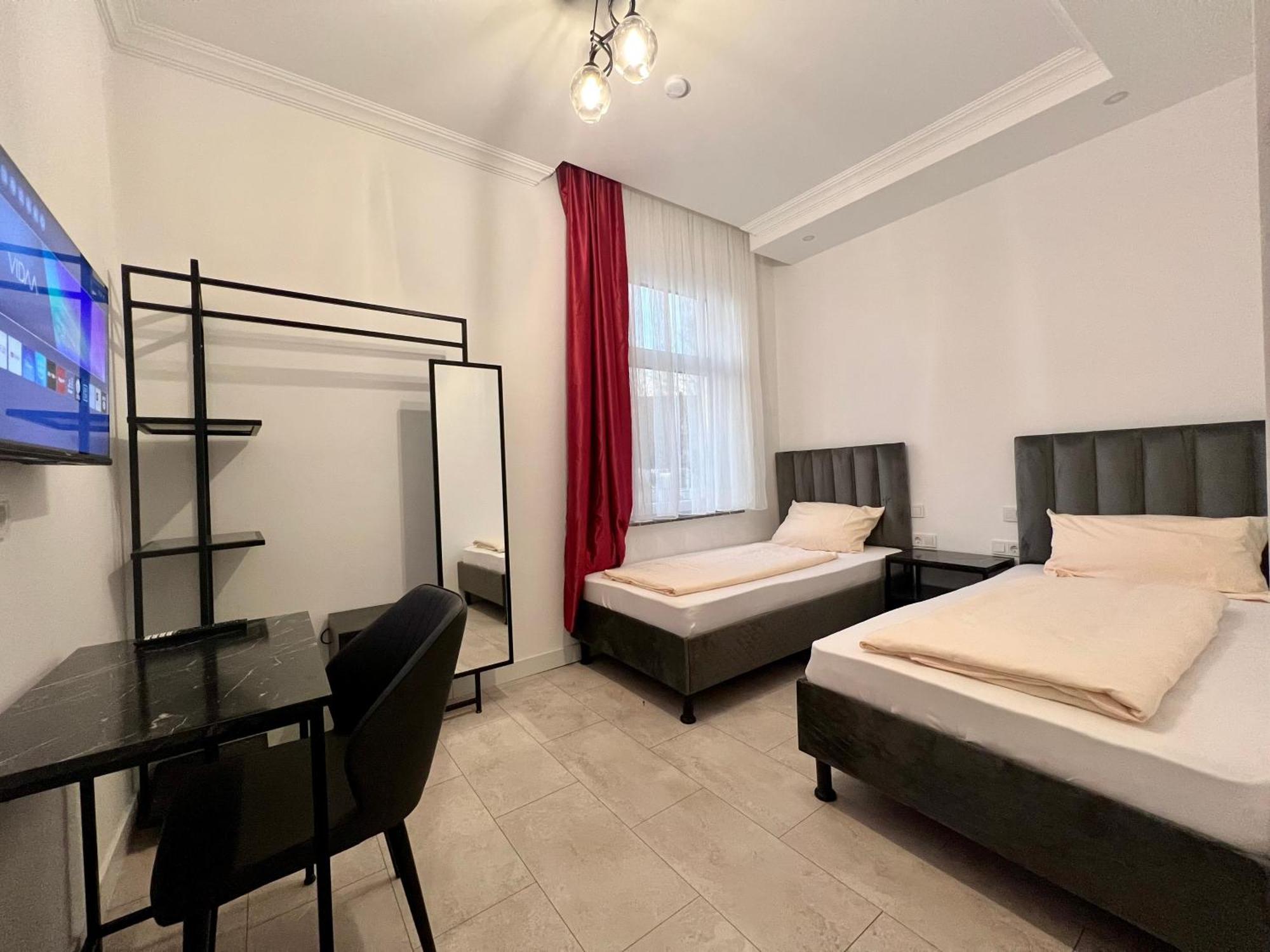 Durmaz Hotel Hannover Bagian luar foto