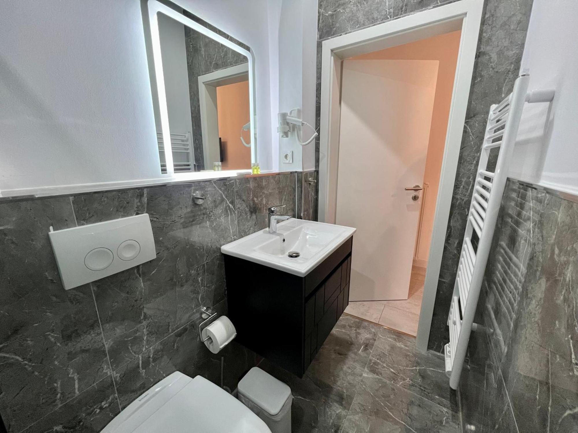 Durmaz Hotel Hannover Bagian luar foto